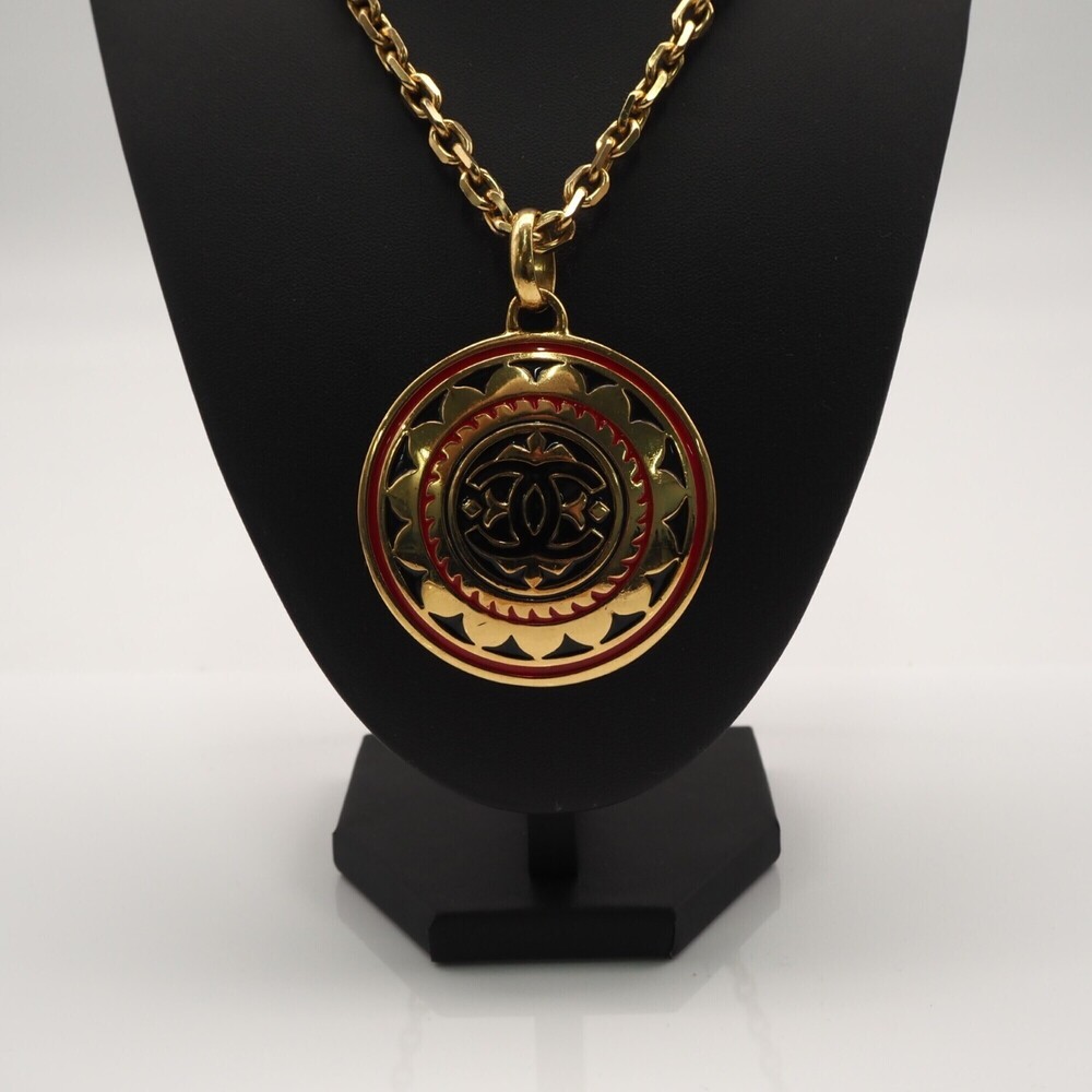 CHANEL Necklace - Picture 12 of 13